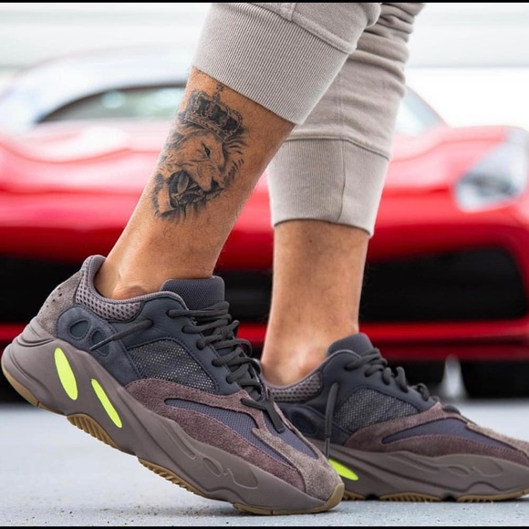 Yeezy Mauve 700 NWT Authentic! | Sz 8 - Picture 2 of 8